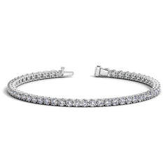 Detail view of 5.00 ct lab-grown diamond tennis bracelet in 14K Solid Gold, four-prong setting — DEEVE