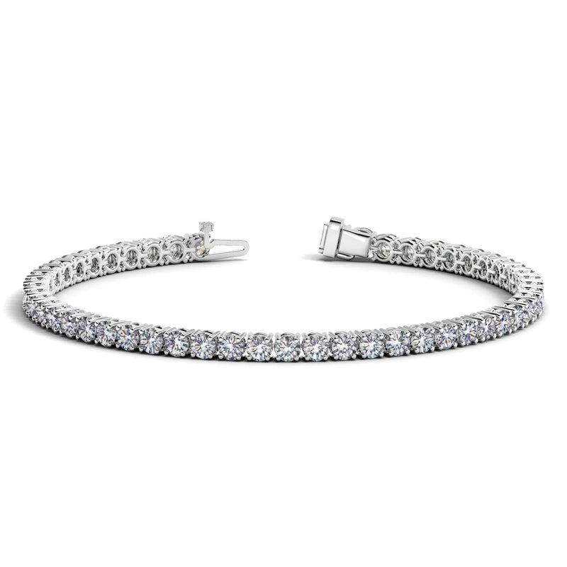 Detail view of 6.00 ct lab-grown diamond tennis bracelet in 14K Solid Gold, four-prong setting — DEEVE