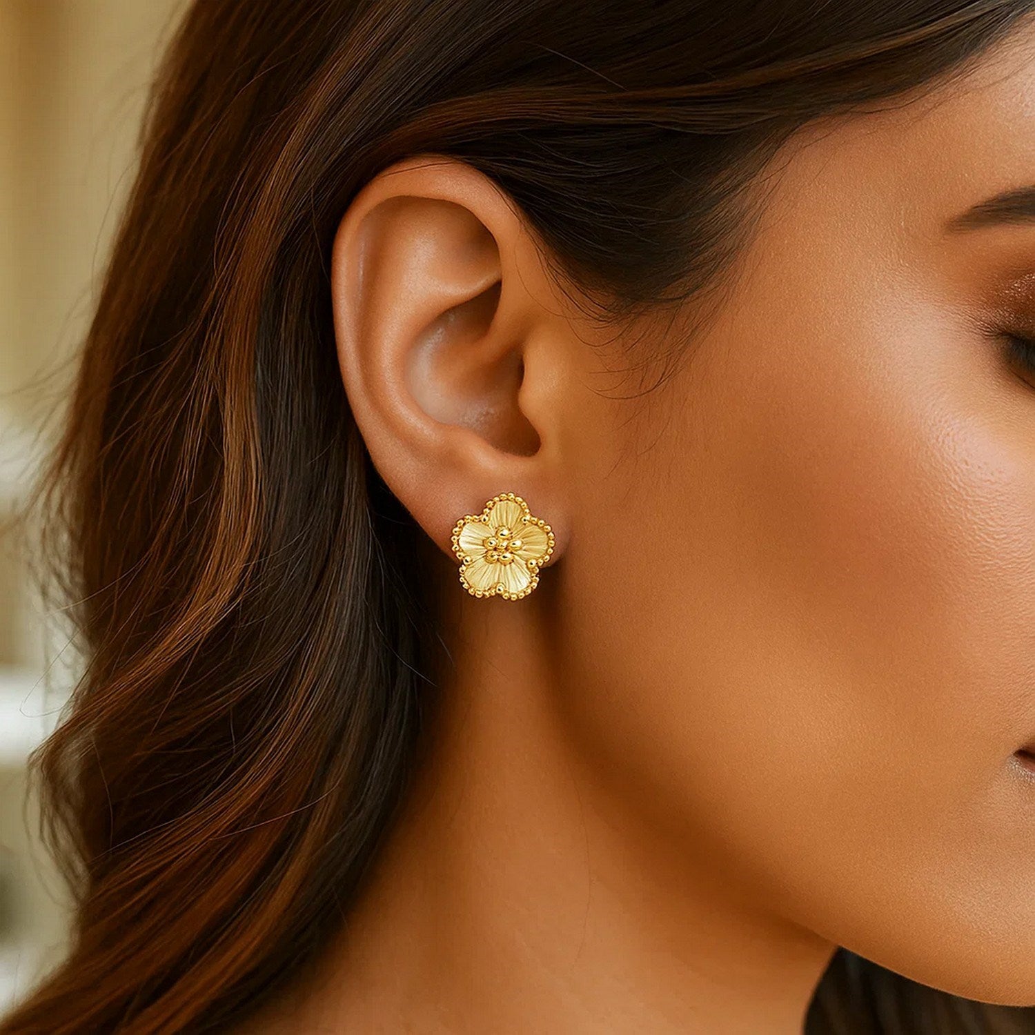14K Yellow Gold Textured Daisy Earrings