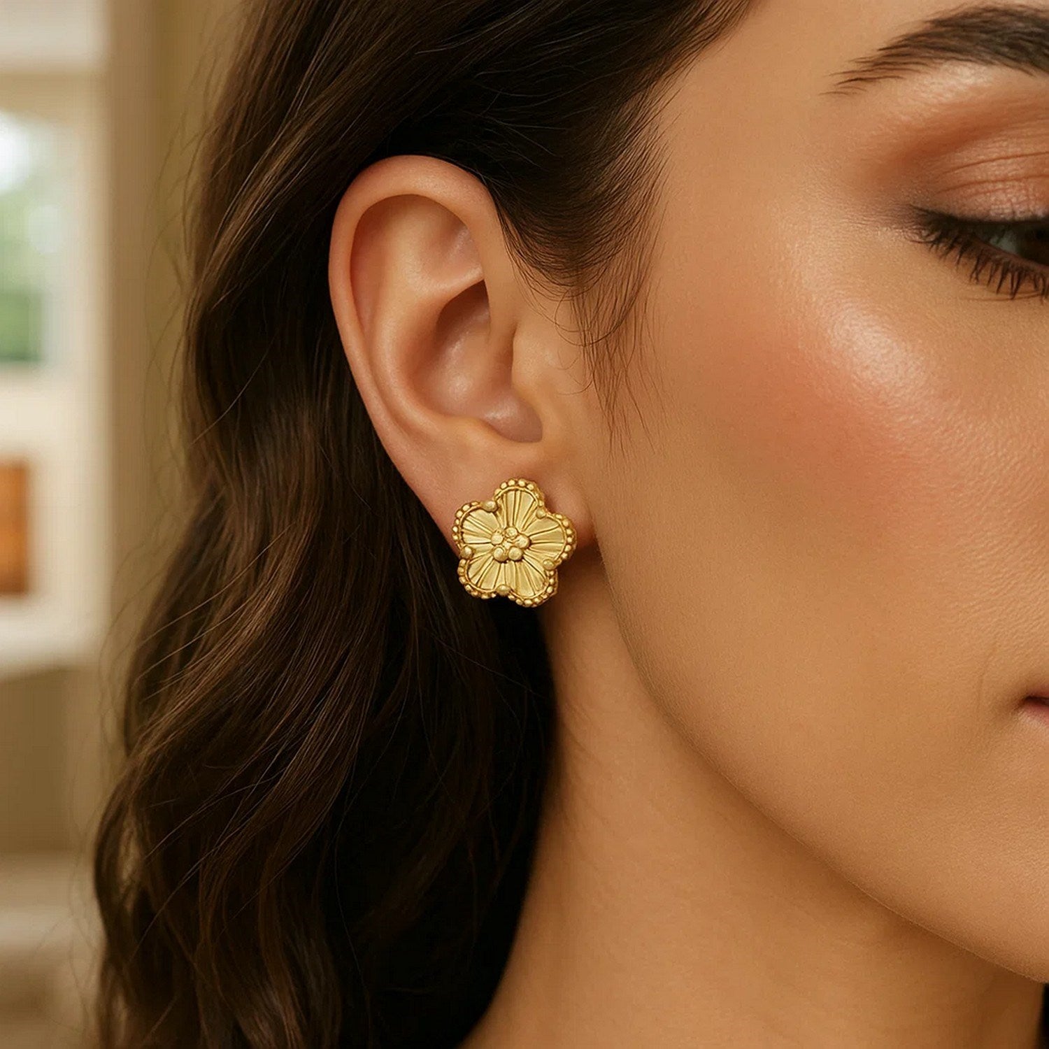 14K Yellow Gold Textured Daisy Earrings