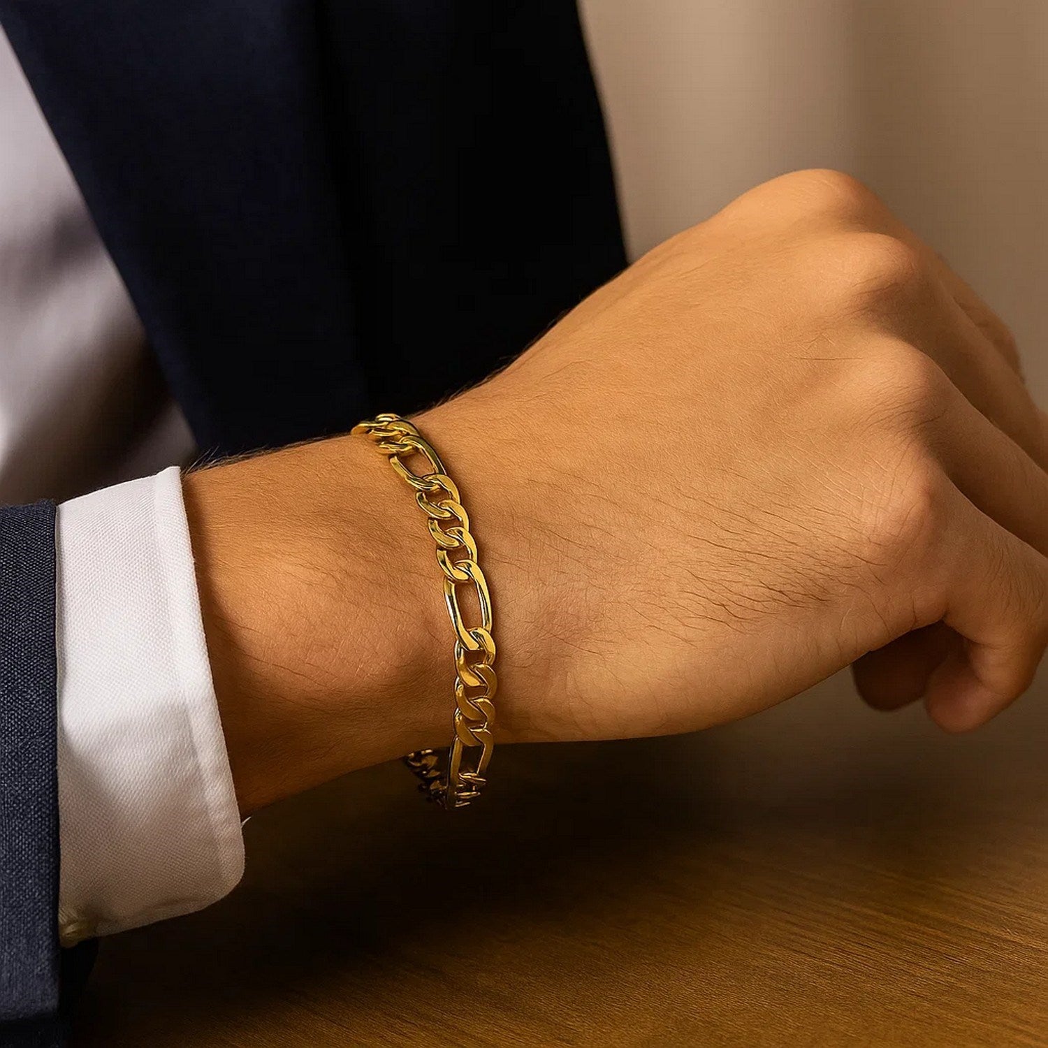 Solid Figaro Bracelet in 14K Yellow Gold | 7.00mm