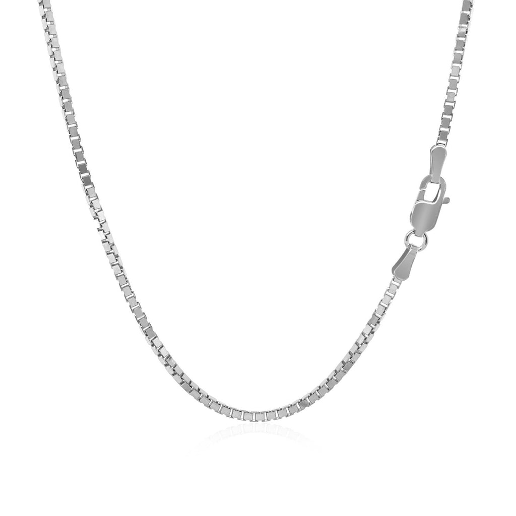 Box chain in 14K white gold with the lobster clasp at the side