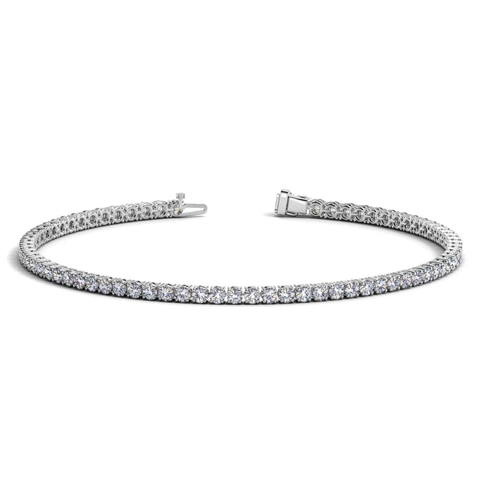 Detail view of 2 cttw lab-grown diamond tennis bracelet in 14K Solid Gold, four-prong setting — DEEVE
