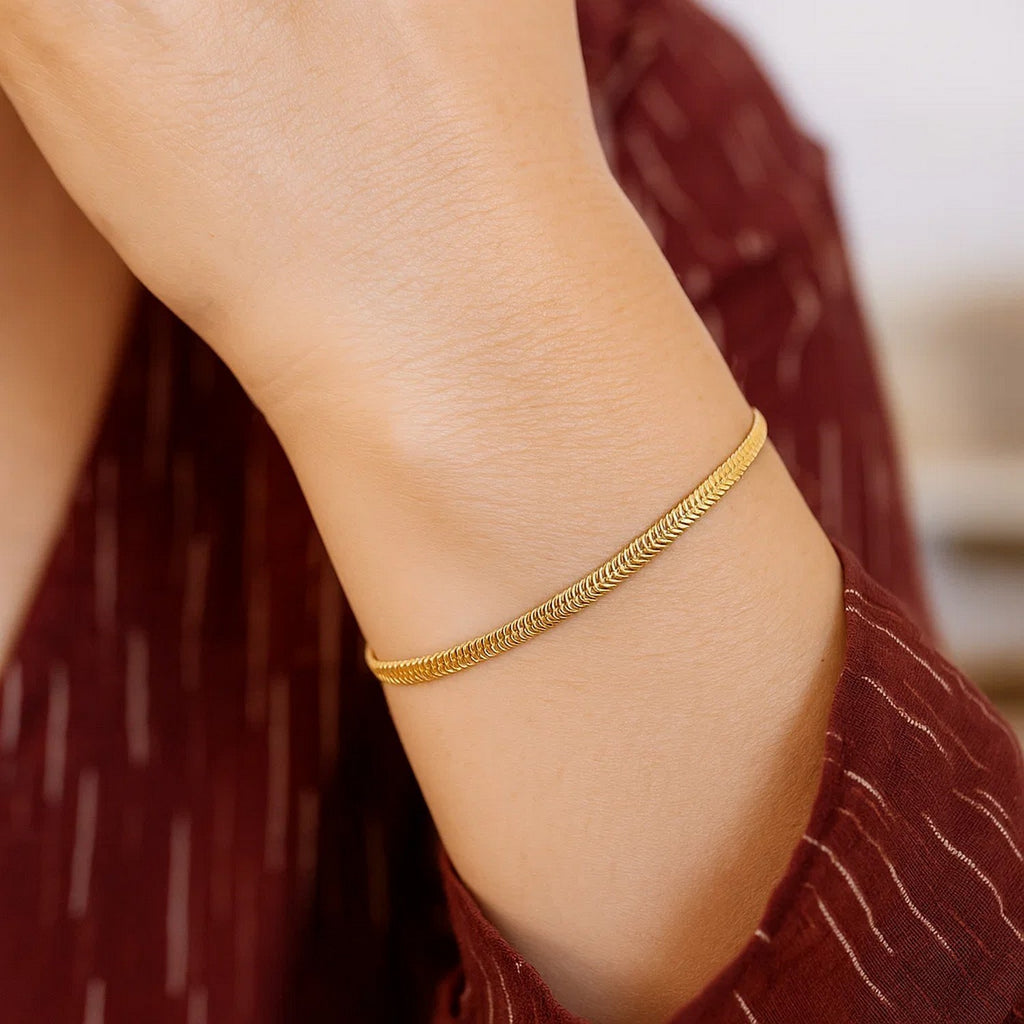 Oval Snake Chain Bracelet in 14K Yellow Gold