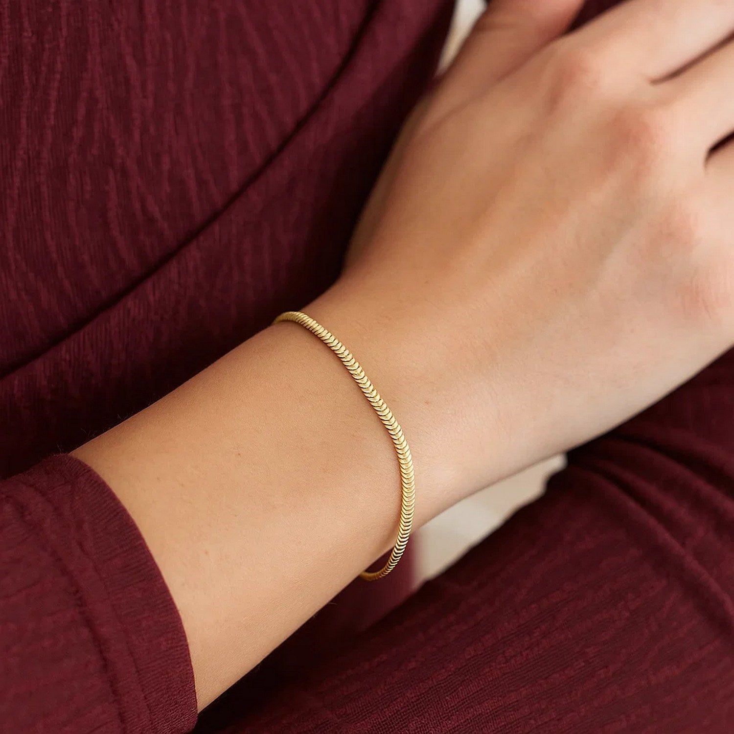 Oval Snake Chain Bracelet in 14K Yellow Gold