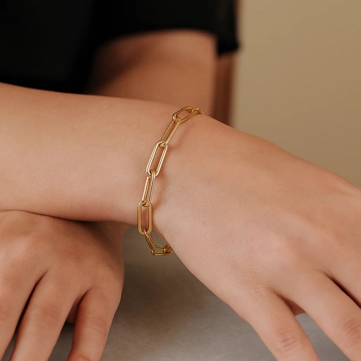 Long Domed Paperclip Bracelet In 14K Yellow Gold