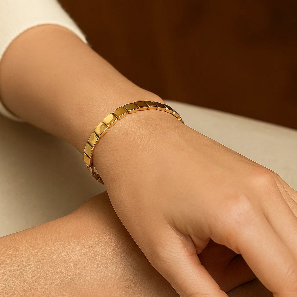 High Polish Square Link Bracelet in 14K Yellow Gold