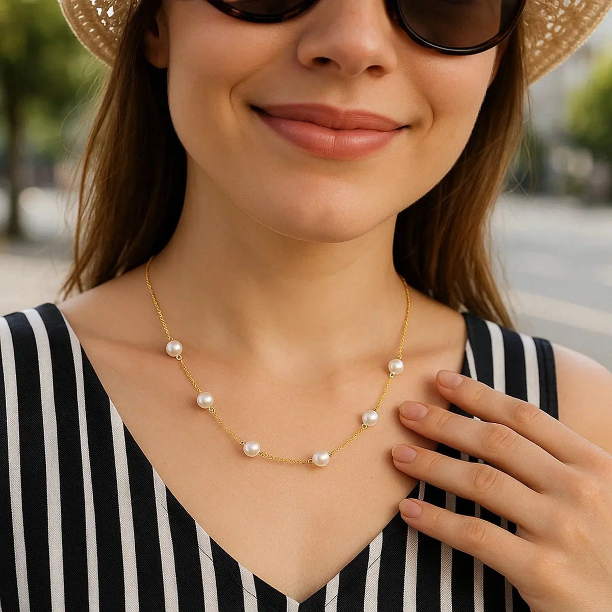 White Pearls Station Necklace  Choker DEEVE