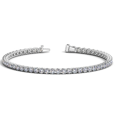 Detail view of 7.00 ct lab-grown diamond tennis bracelet in 14K Solid Gold, four-prong setting — DEEVE