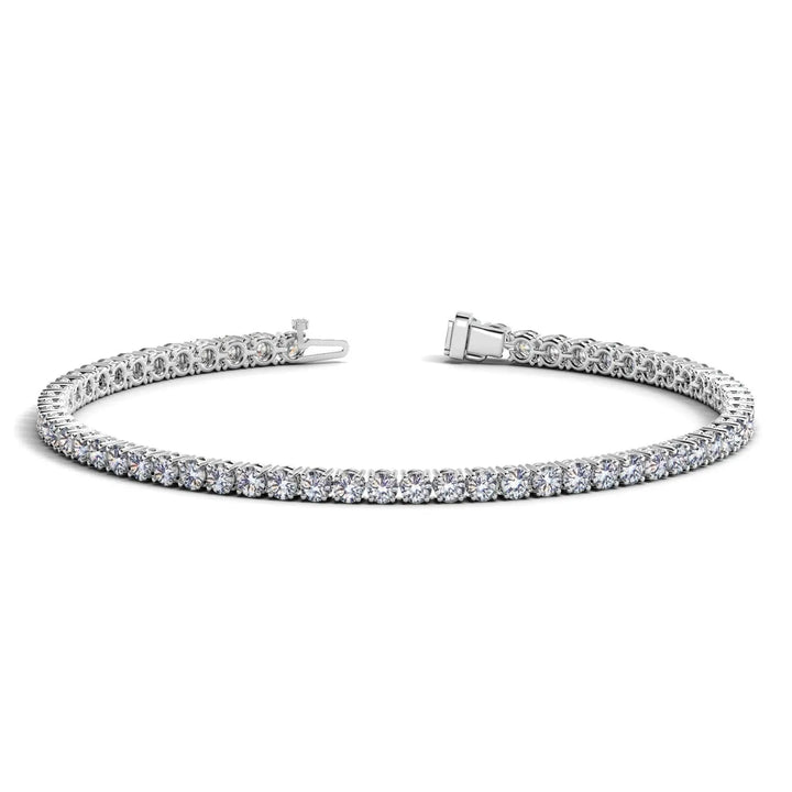 Detail view of 4.00 ct lab-grown diamond tennis bracelet in 14K Solid Gold, four-prong setting — DEEVE