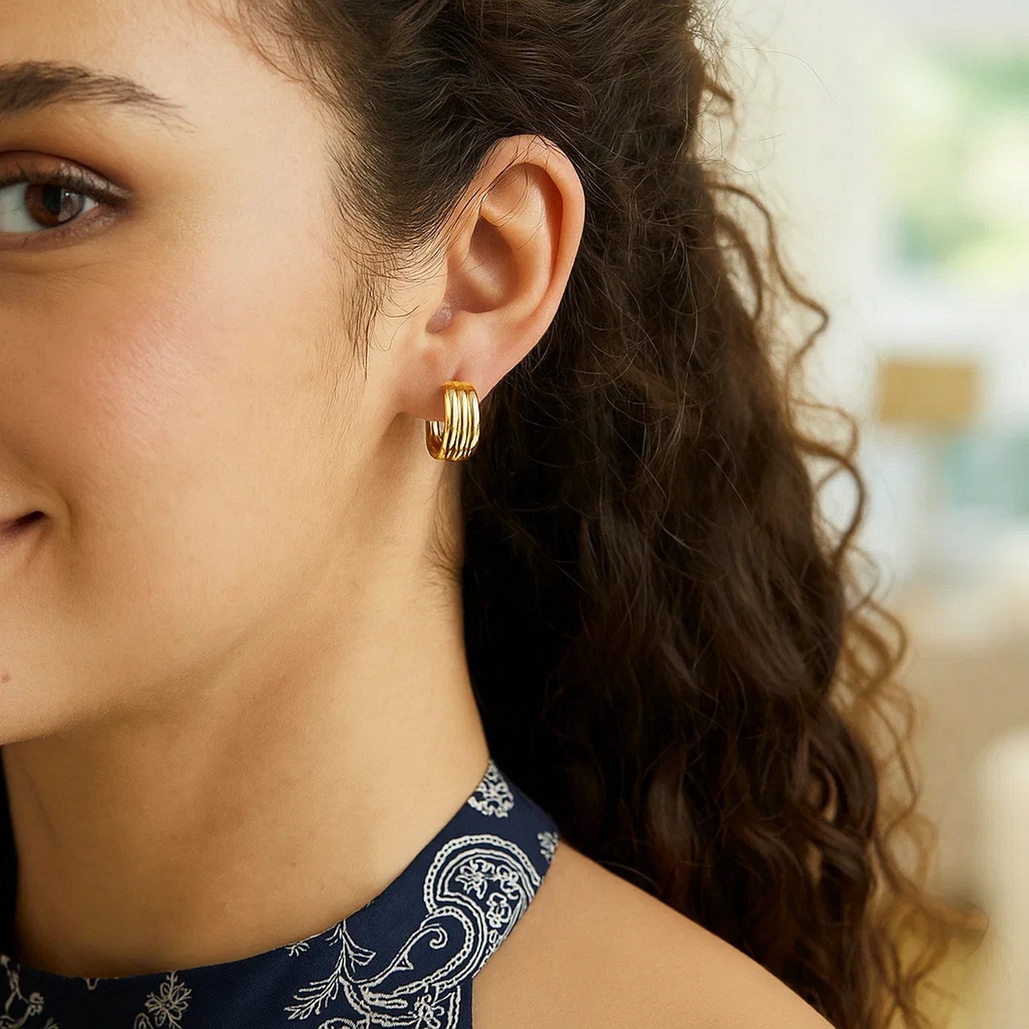 14K Yellow Gold Small Triple Row Round Hoop Earrings (10.00 mm)