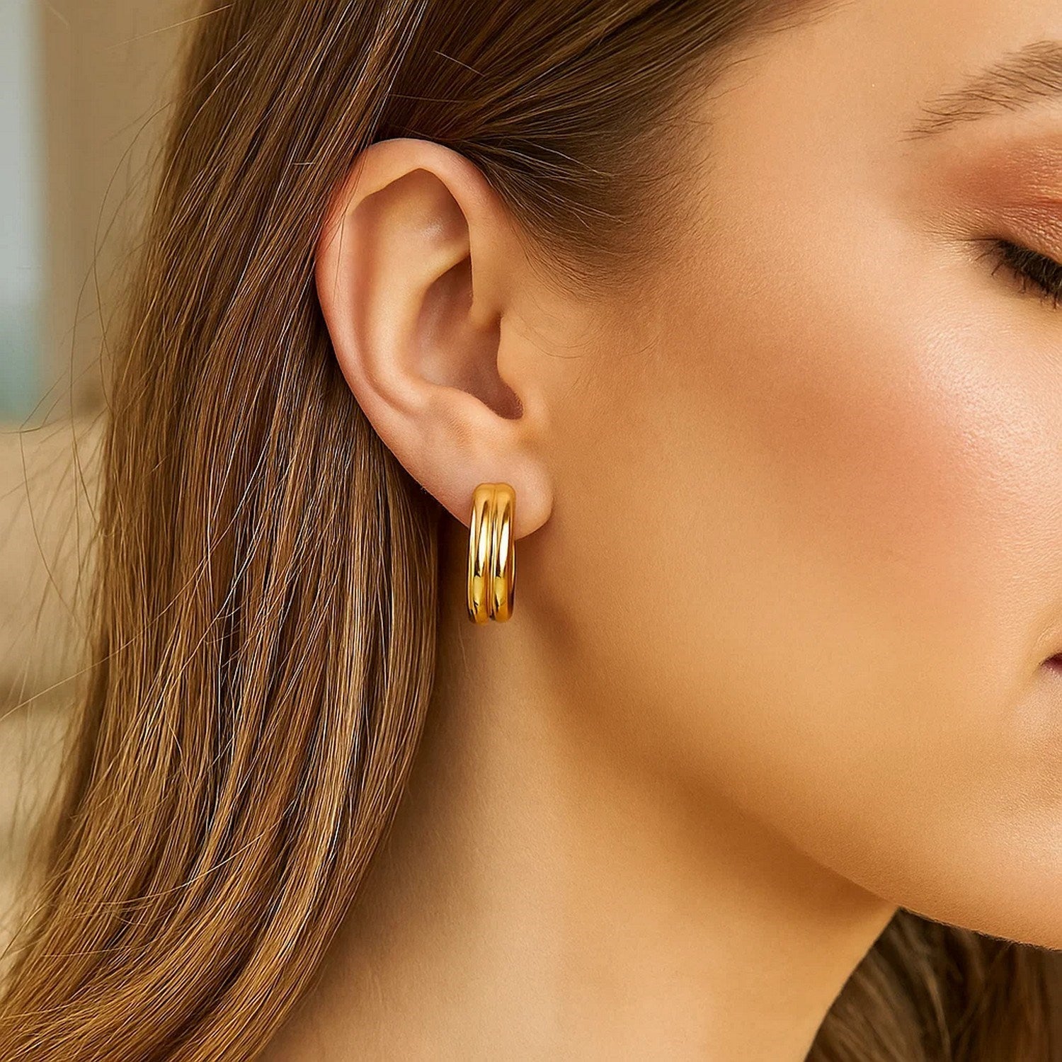 Double Oval Interlocking Hoop Earrings in 14K Yellow Gold