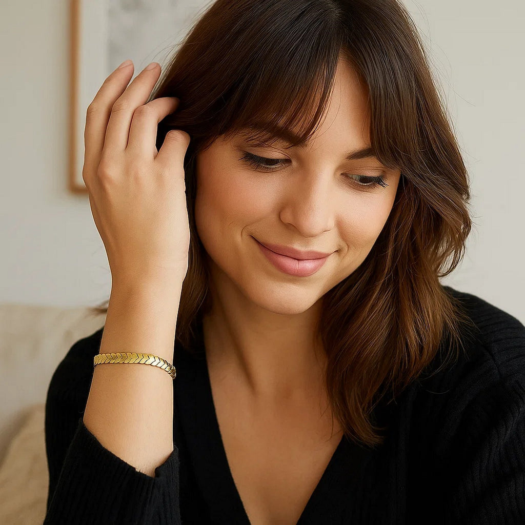 High Polish Chevron Link Bracelet in 14K Yellow Gold