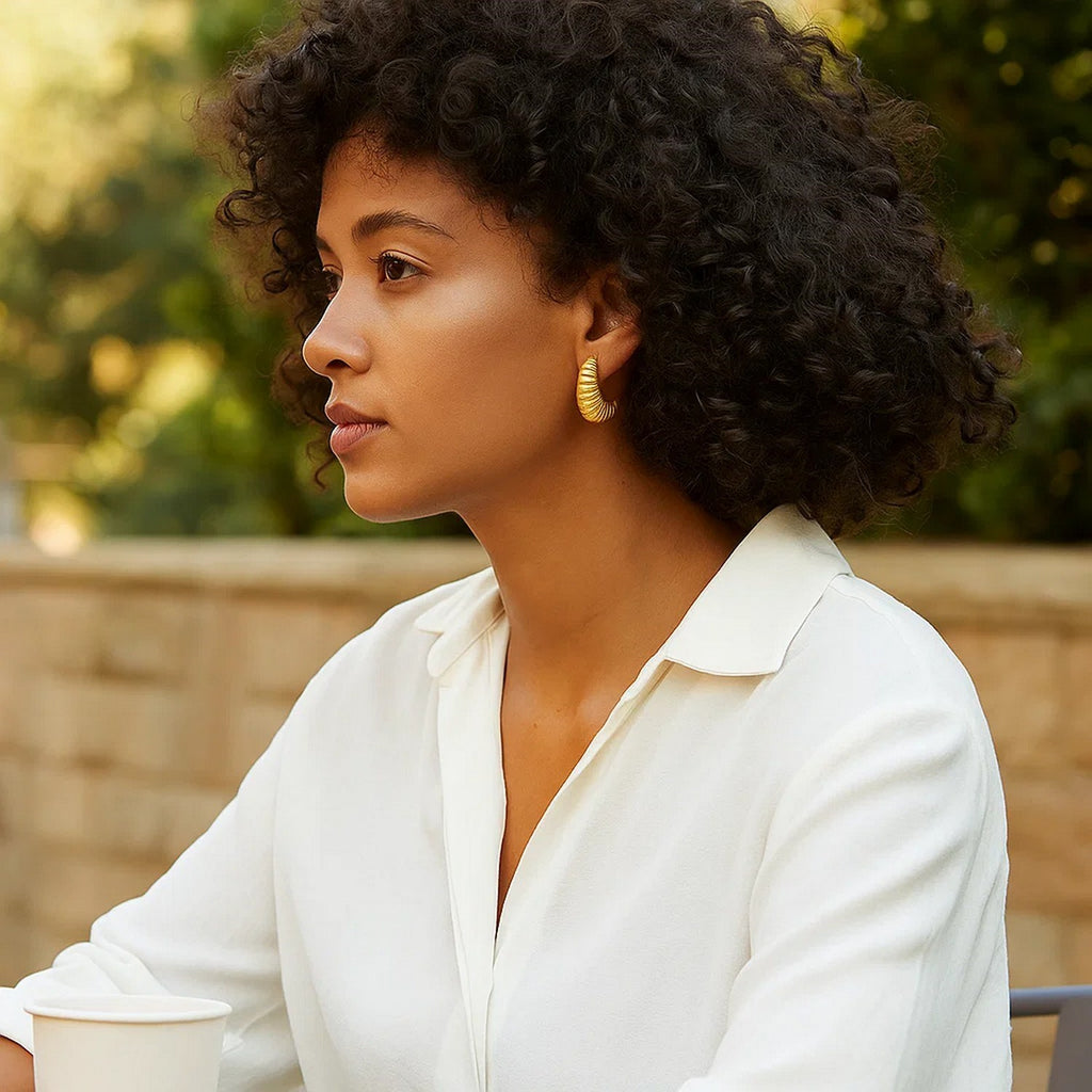 Puffy Graduated Ribbed Shell Hoop Earrings | 14K Gold
