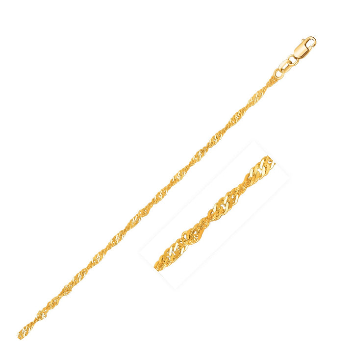 Singapore chain in 14K yellow gold, 1.80mm, with a close-up of the twisted links
