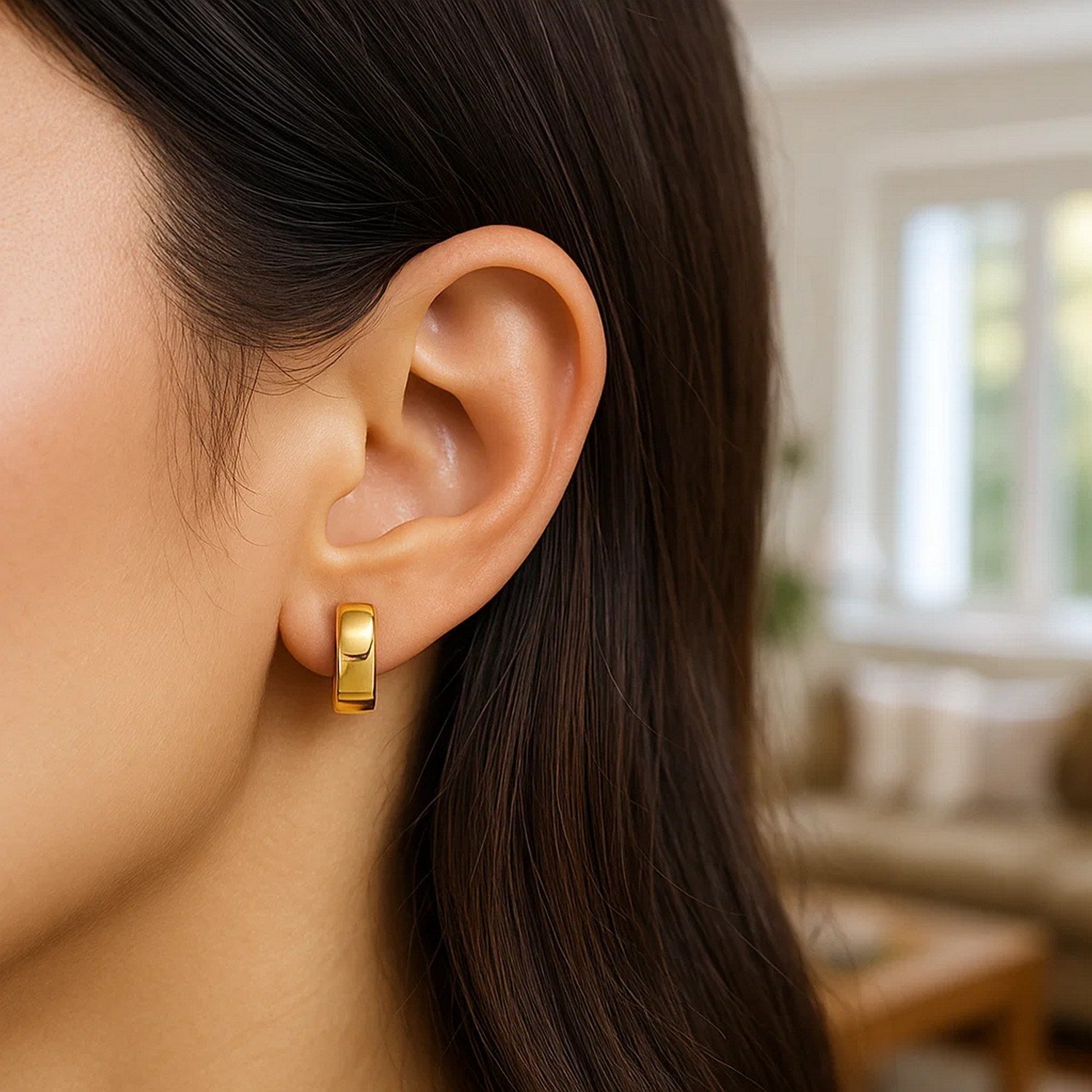 Polished Huggie Hoop Earrings in 14K Yellow Gold