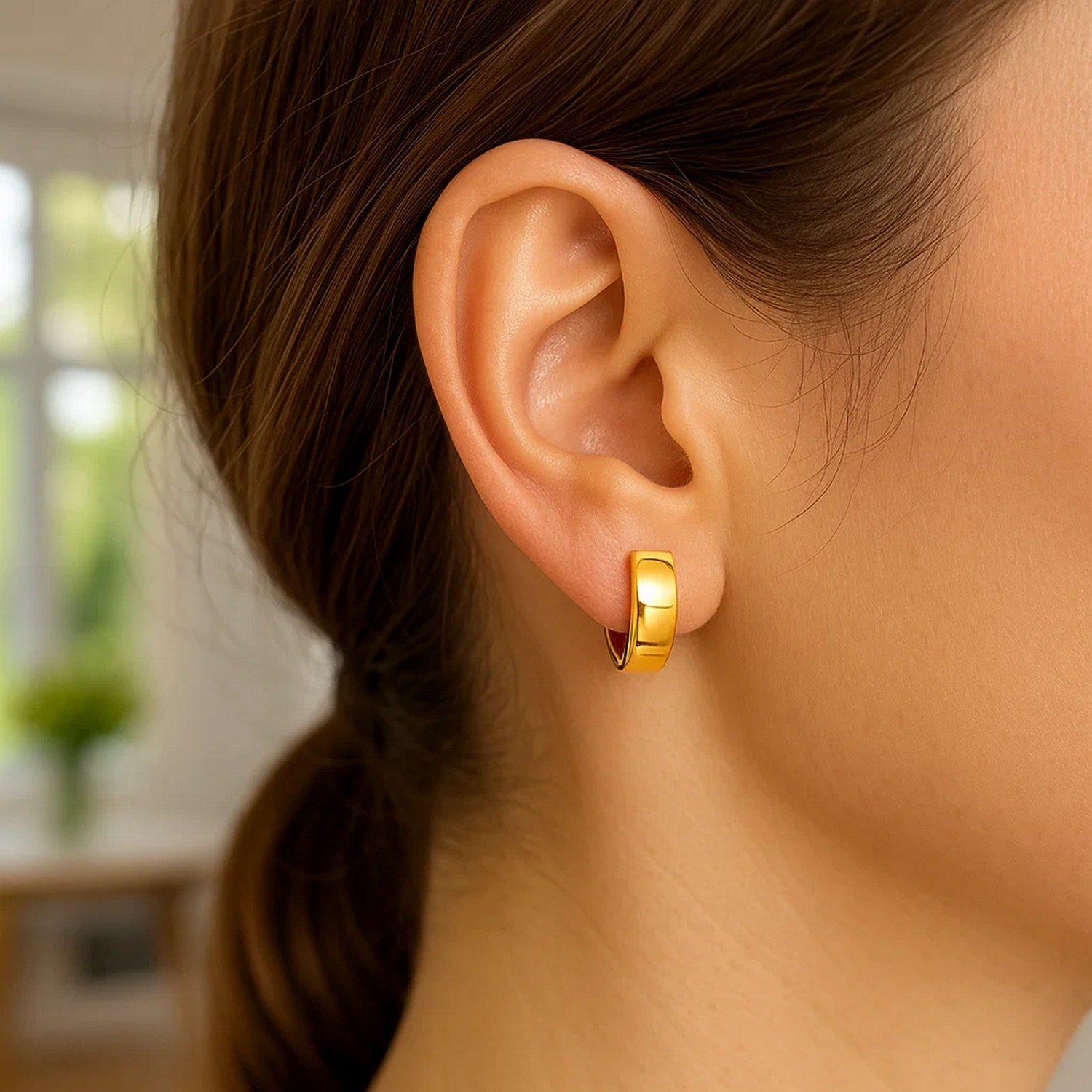 Polished Huggie Hoop Earrings in 14K Yellow Gold