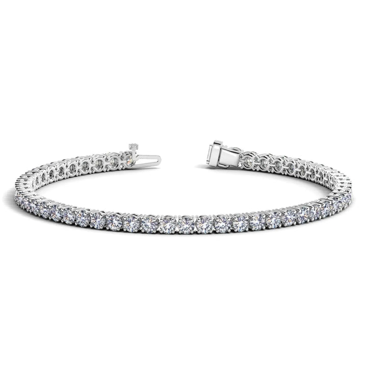 Detail view of 6.00 ct lab-grown diamond tennis bracelet in 14K Solid Gold, four-prong setting — DEEVE