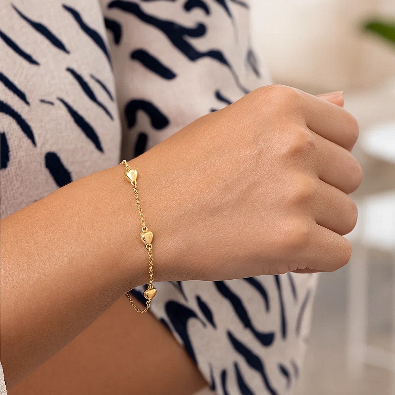 14K Yellow Gold Rolo Chain Bracelet With Puffed Heart Stations