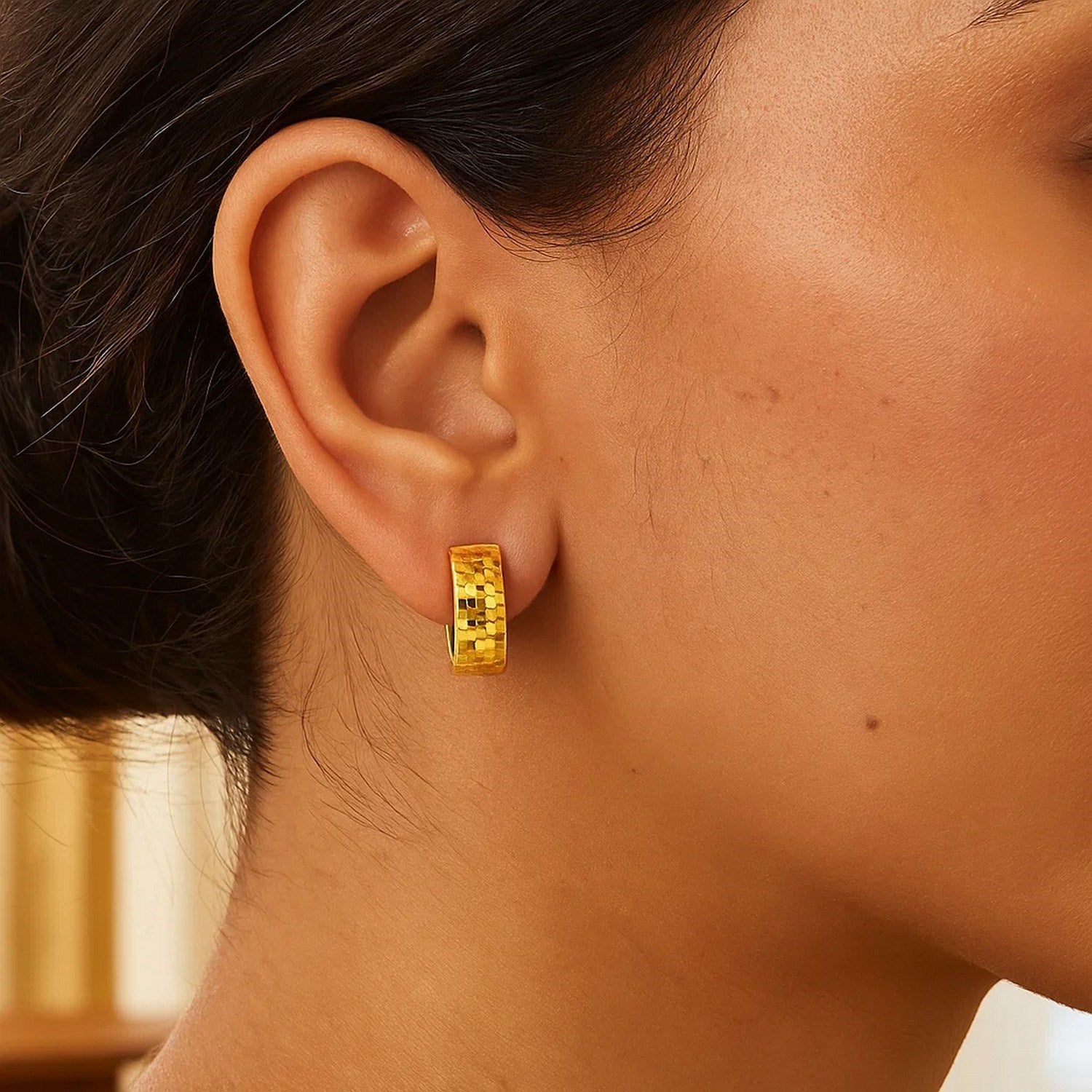 Diamond-Cut & Polished Hoop Earrings in 14K Yellow Gold