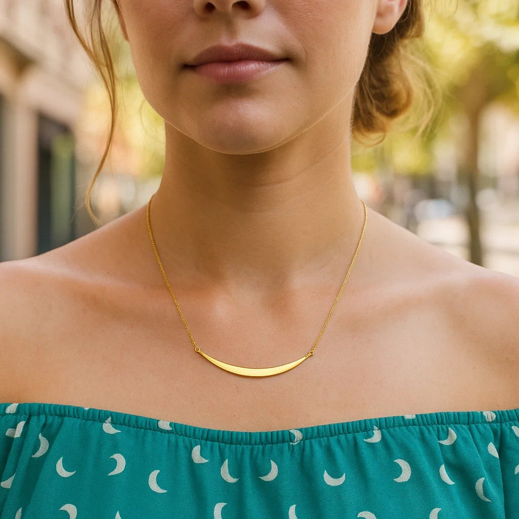 Curved Bar Necklace