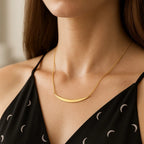 Curved Bar Necklace
